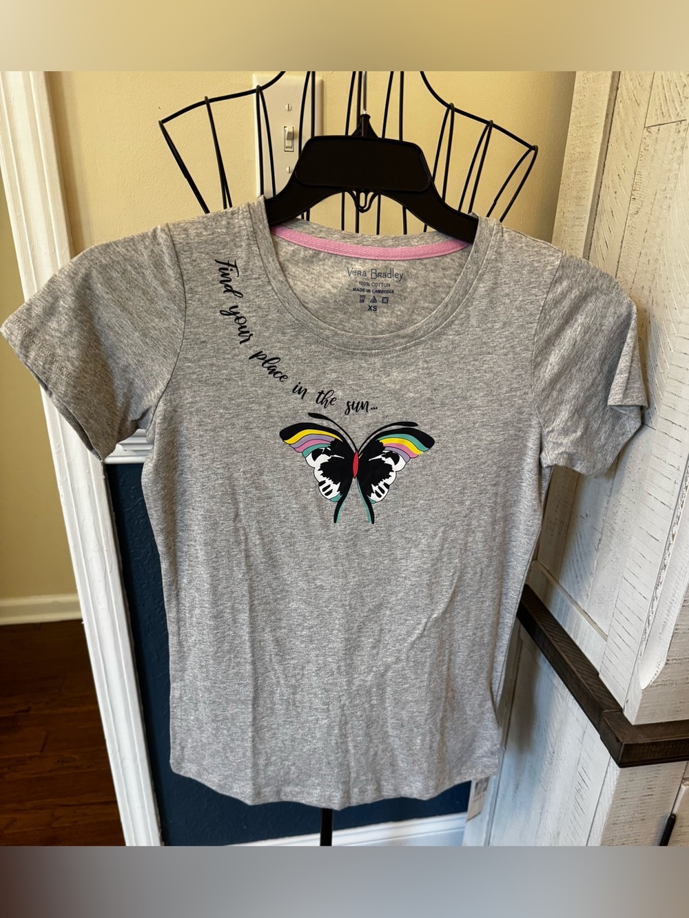 Vera Bradley gray shirt “Find your place in the sun” Butterfly Extra Small XS